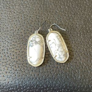 Barely worn marble Kendra Scott Danielle earrings